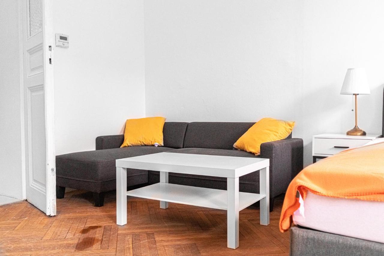 Apartament Joyful At Superb Location Near Akh Hospital *